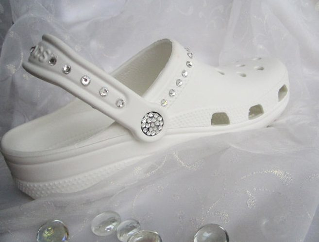 Wedding fail croc
