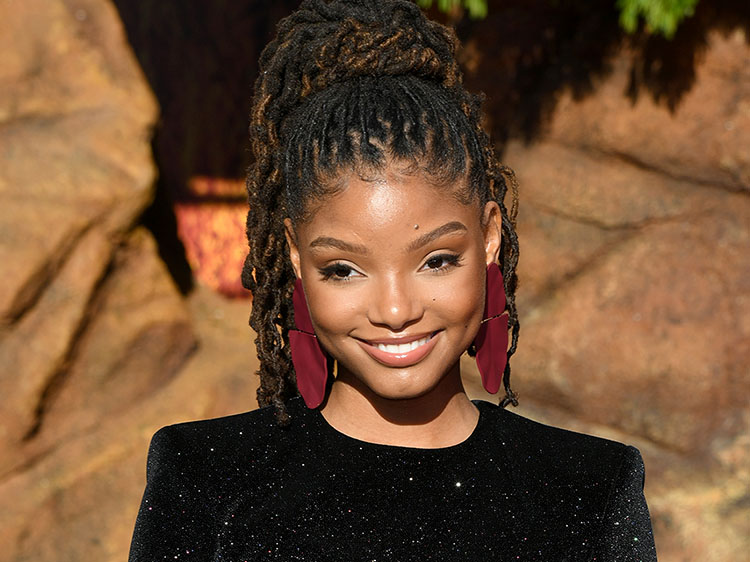 Halle Bailey's Reaction To #NotMyAriel Proves She's The Right Person ...