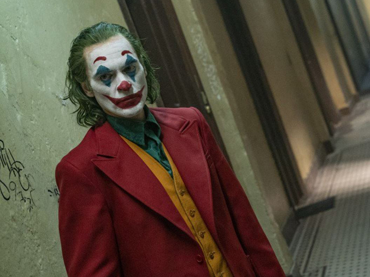 This Is How Joaquin Phoenix Thinks His Joker Would React To Meeting Batman