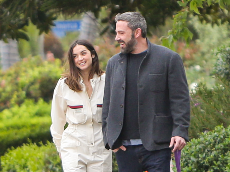 Ben Affleck's New GF Ana De Armas Is A Pro At Messing With Paparazzi